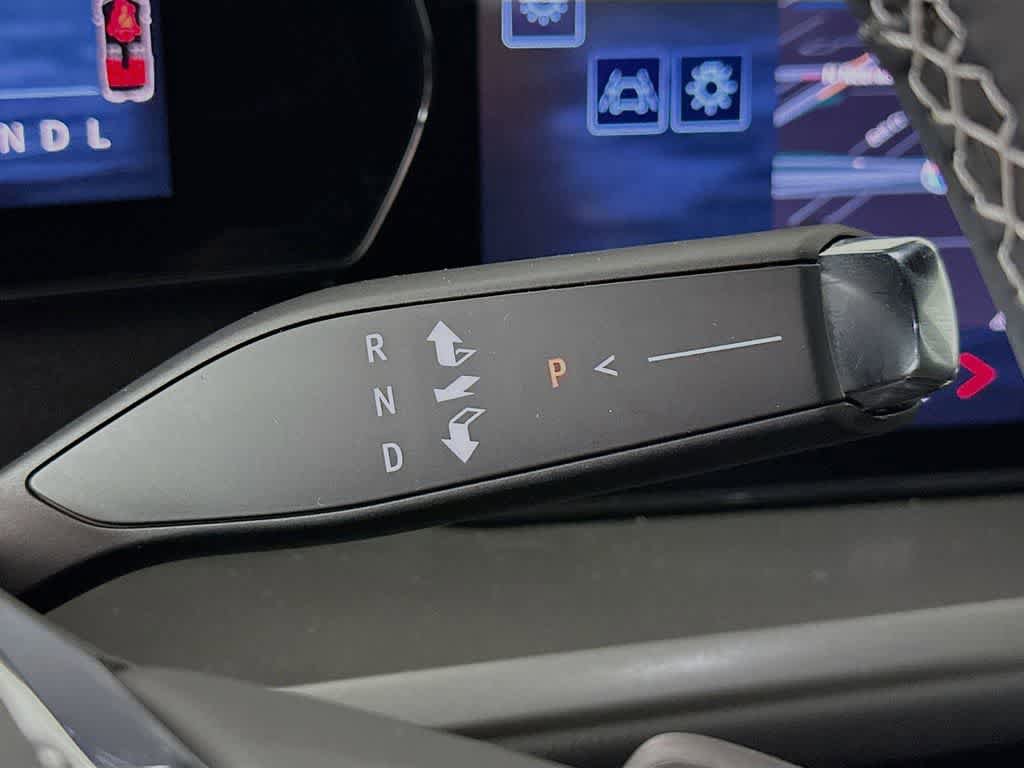 Used 2025 Chevrolet Traverse LT w/ Driver Confidence Package FWD image 19