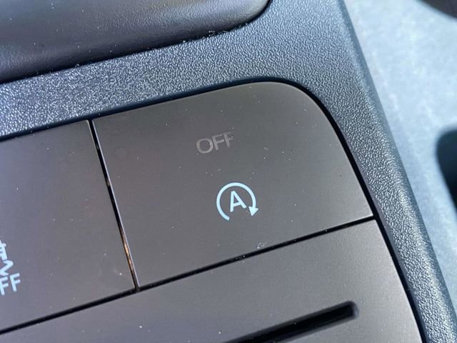 Certified 2025 Ford Maverick XL w/ Equipment Group 102A image 28