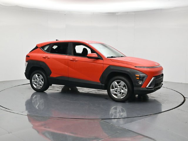 Used 2025 Hyundai Kona SE AWD/4WD image 3