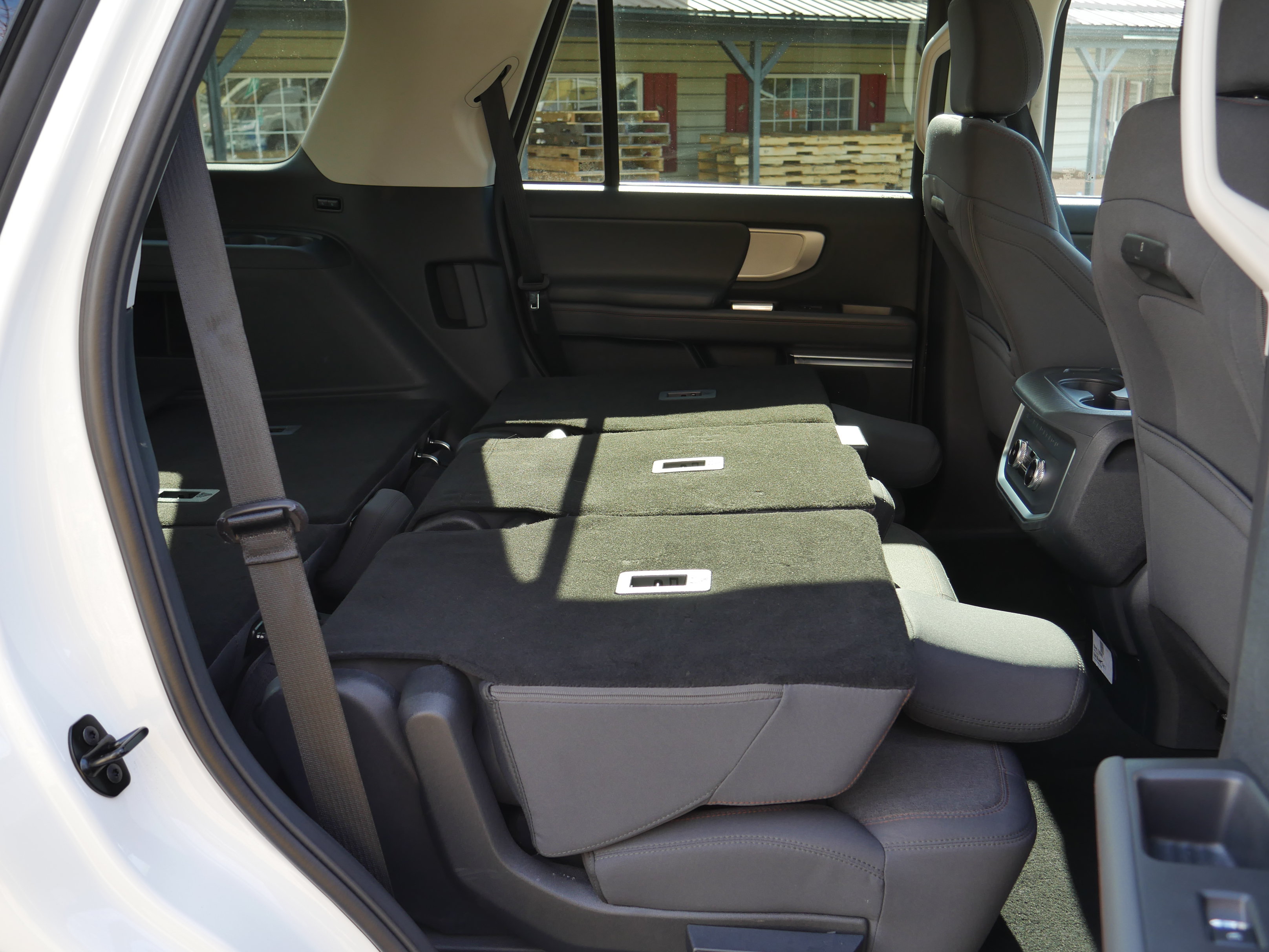 Certified 2025 Ford Expedition Active AWD/4WD image 30
