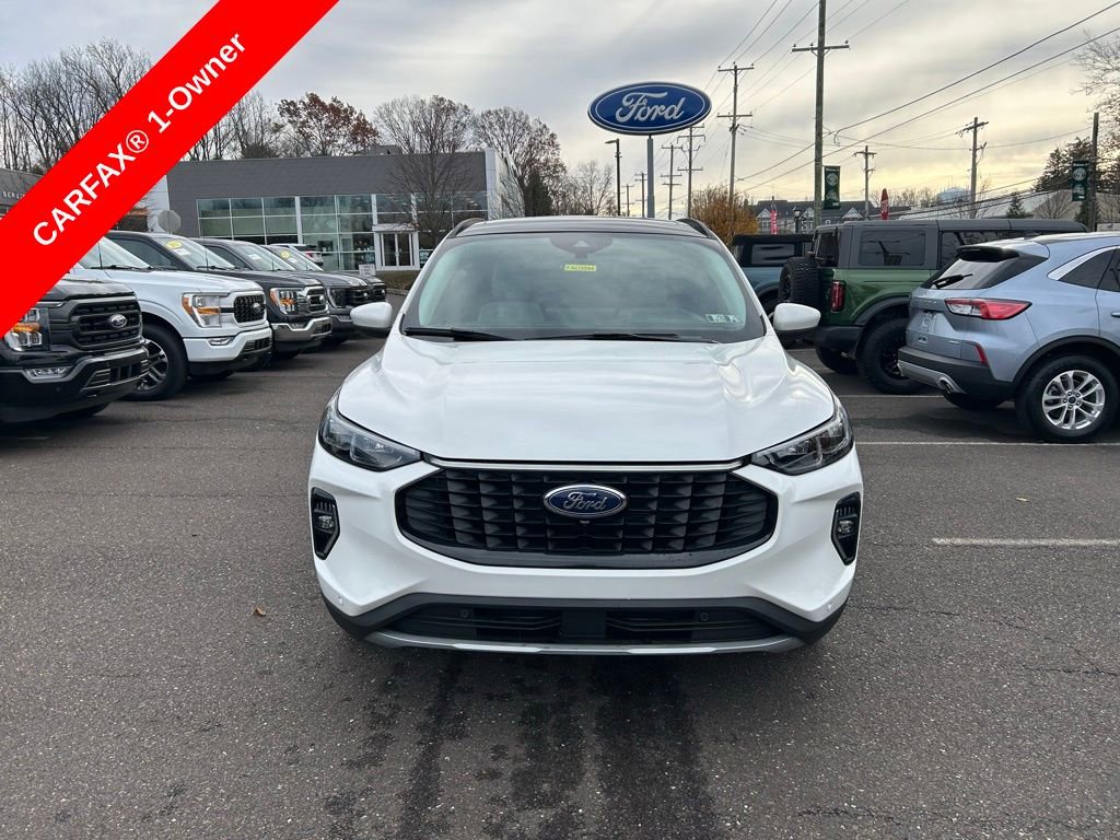 Certified 2023 Ford Escape Platinum w/ Premium Technology Package image 2