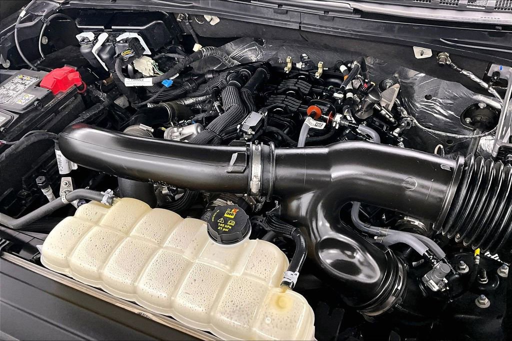 Certified 2025 Ford Expedition Active AWD/4WD image 35