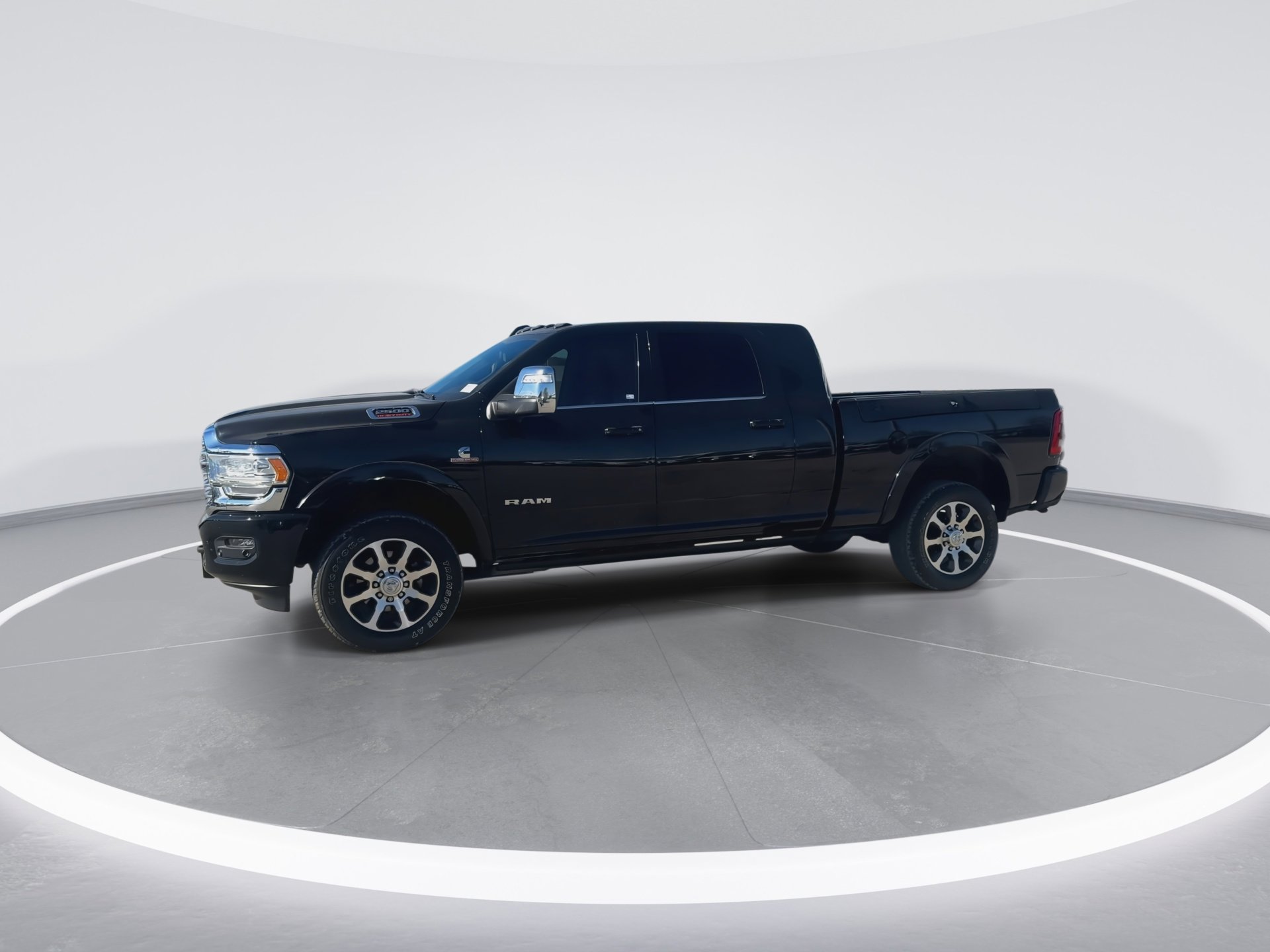 Used 2024 RAM 2500 Limited w/ Towing Technology Group image 7