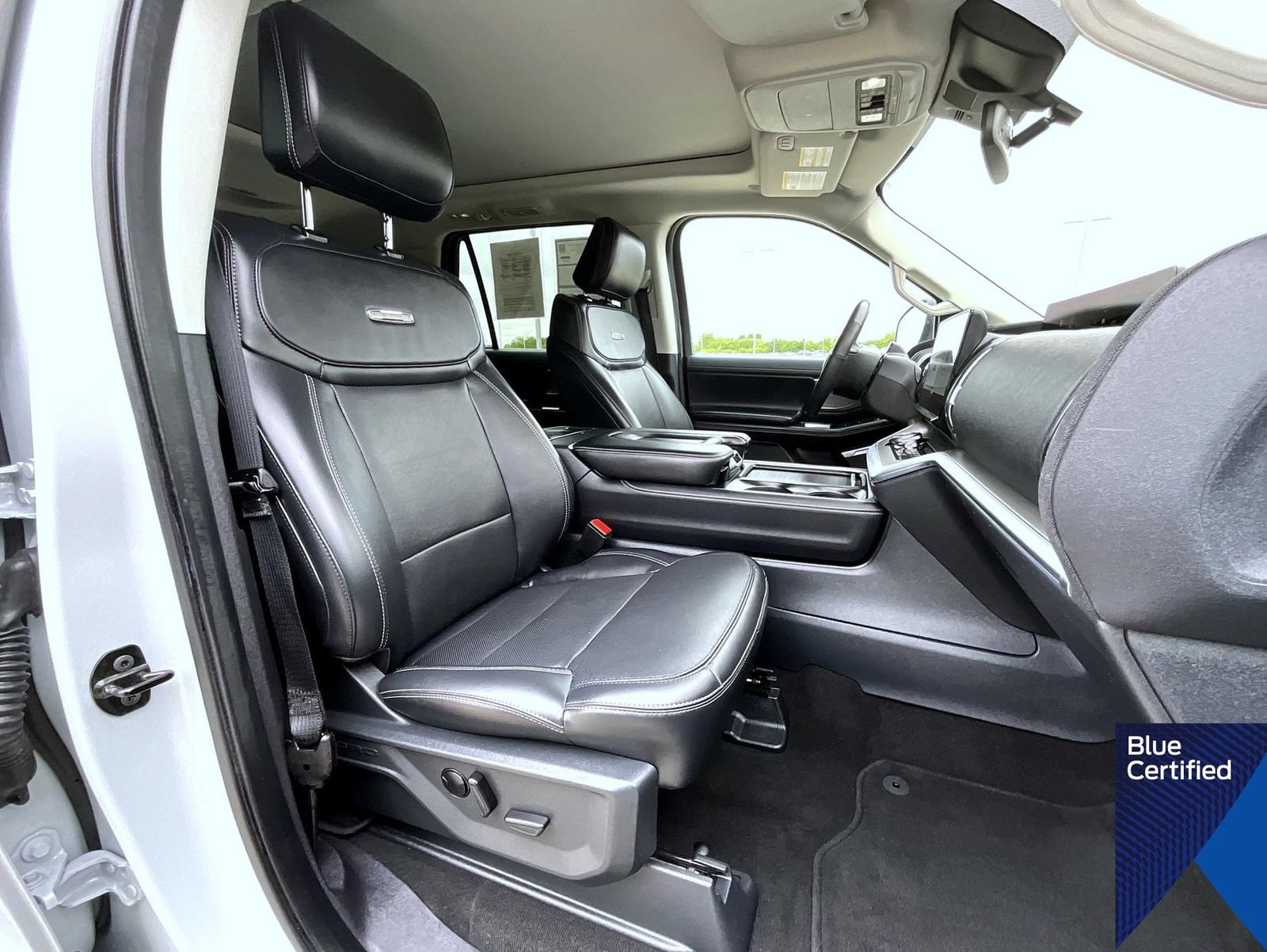 Certified 2025 Ford Expedition Platinum AWD/4WD image 16