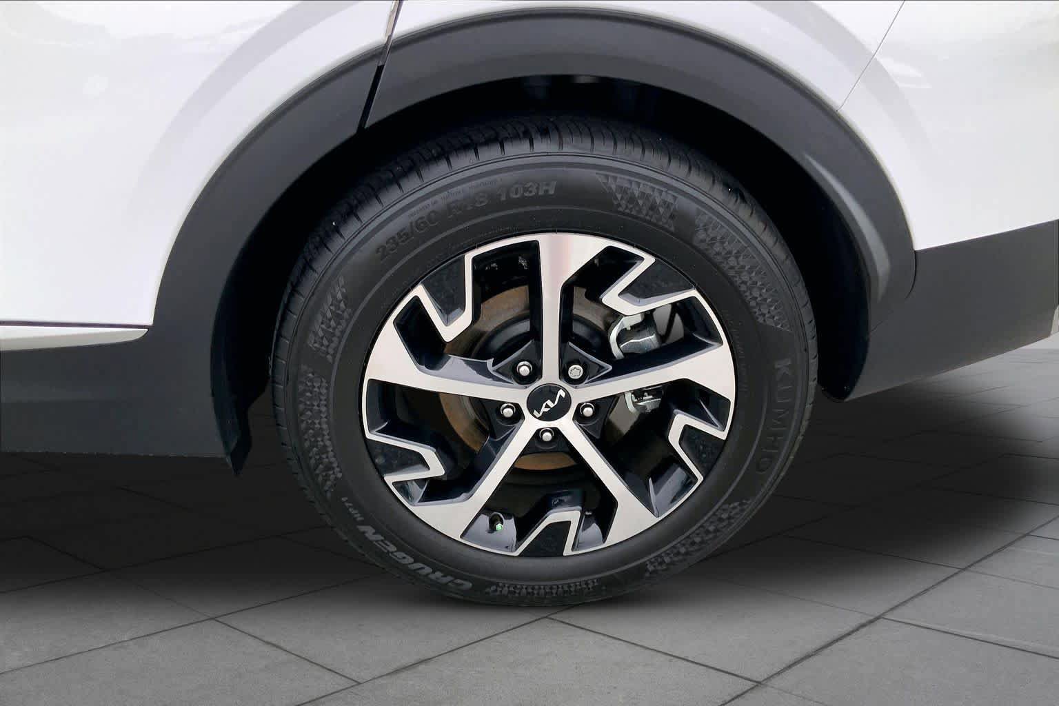 Used 2024 Kia Sportage EX FWD image 10