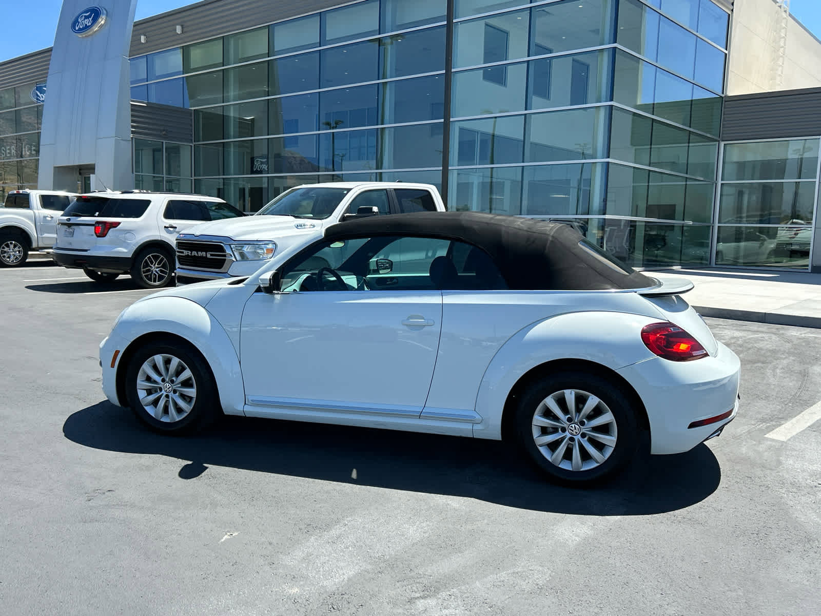Used 2018 Volkswagen Beetle 2.0T S image 11