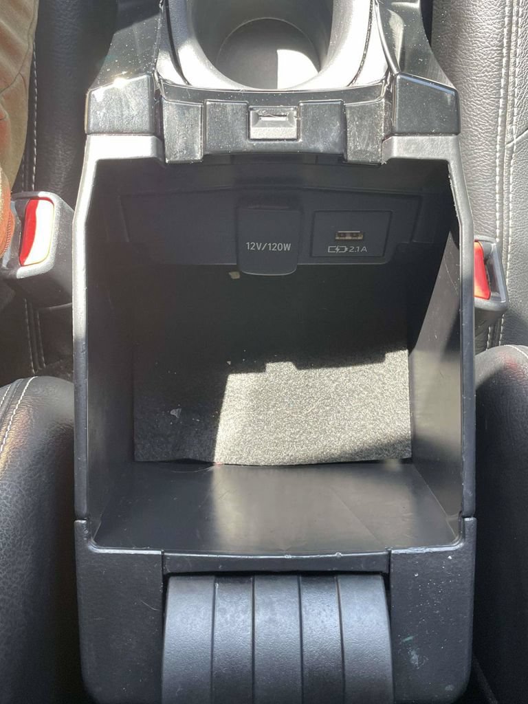 Used 2020 Toyota Corolla LE FWD image 28