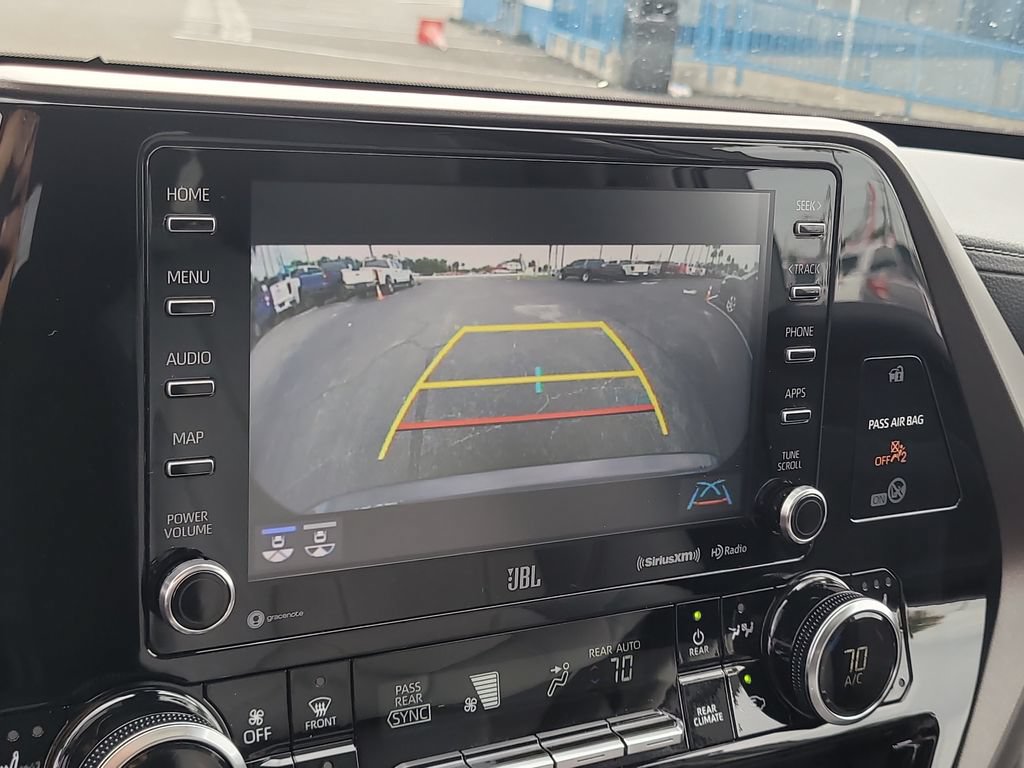 Used 2020 Toyota Highlander Limited FWD image 26