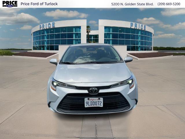 Used 2024 Toyota Corolla LE FWD image 2