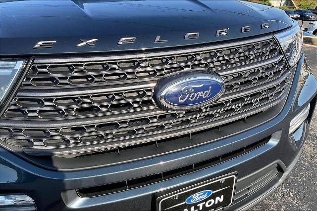 Certified 2022 Ford Explorer XLT w/ Equipment Group 202A RWD image 30