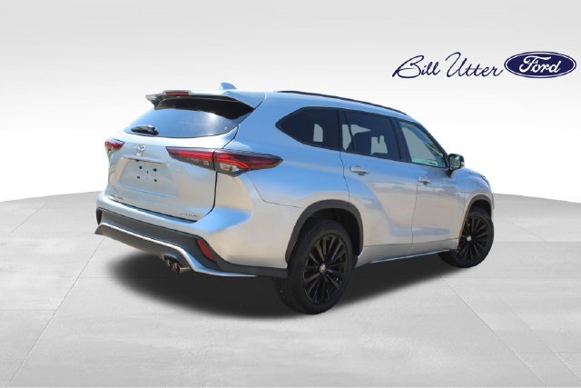 Used 2025 Toyota Highlander XSE AWD/4WD image 5