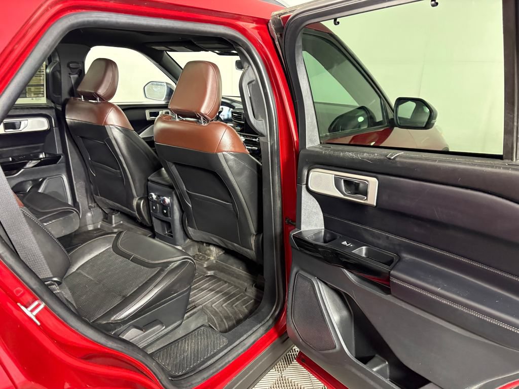 Certified 2021 Ford Explorer Platinum w/ Equipment Group 601A AWD/4WD image 38