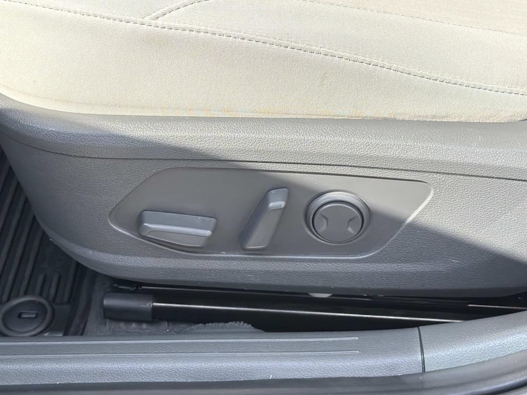 Used 2025 Hyundai Sonata SEL FWD image 22