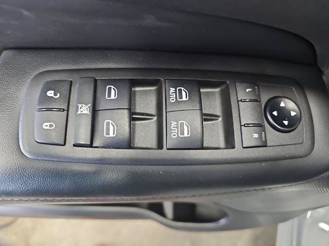 Used 2021 Jeep Grand Cherokee Laredo X AWD/4WD image 28