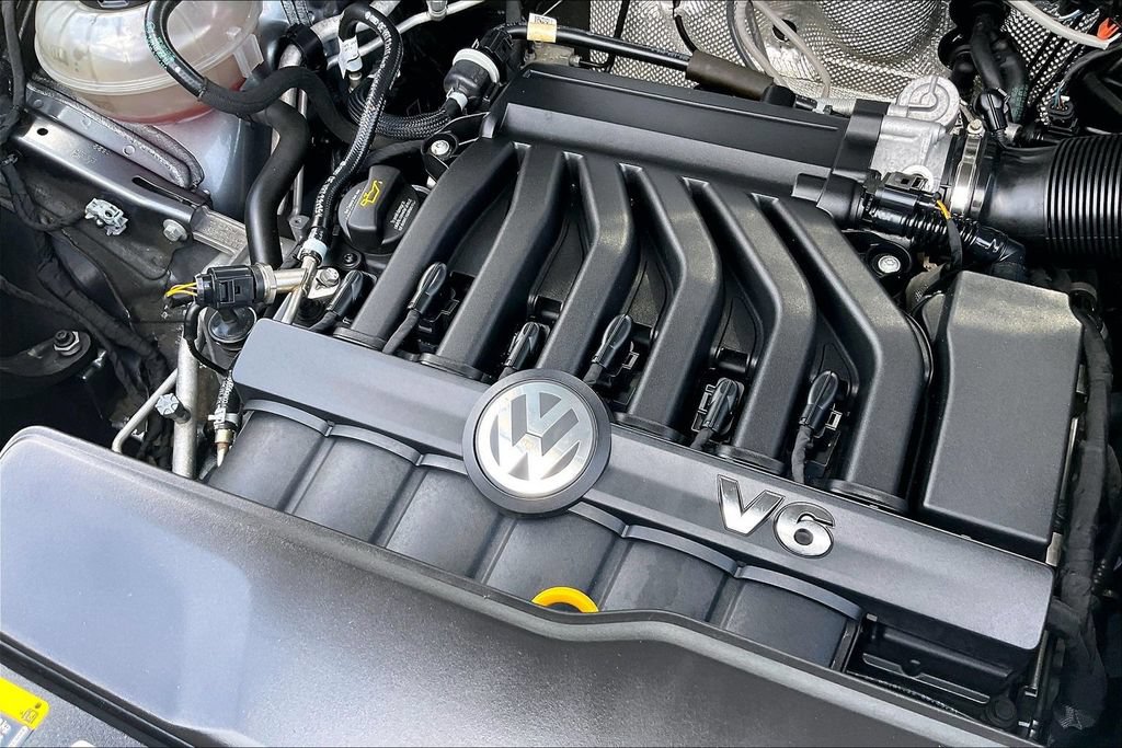 Used 2022 Volkswagen Atlas Cross Sport SE AWD/4WD image 32
