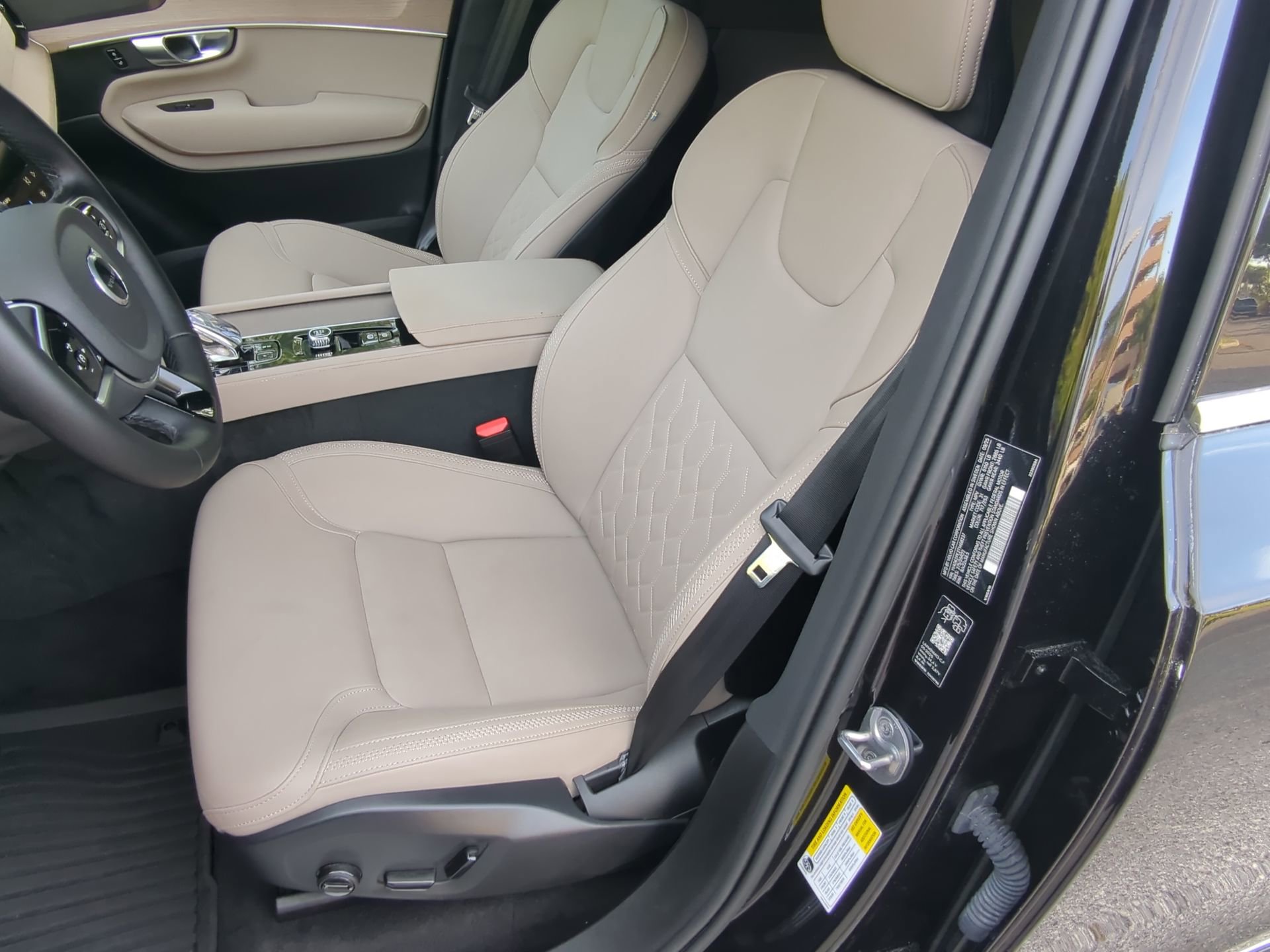 Used 2026 Volvo XC90 B6 Plus w/ Protection Package Premier AWD/4WD image 57