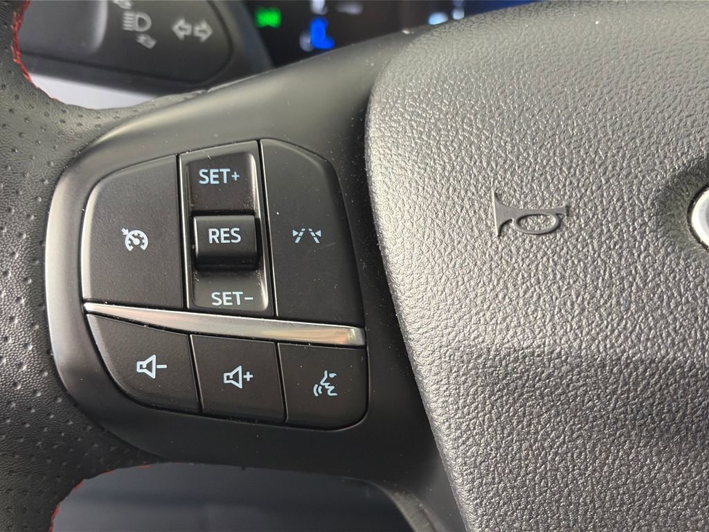 Certified 2025 Ford Escape ST-Line Select AWD/4WD image 15