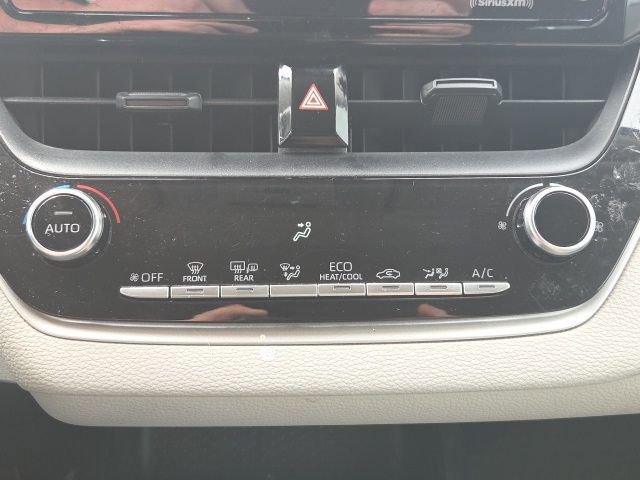 Used 2021 Toyota Corolla LE image 26