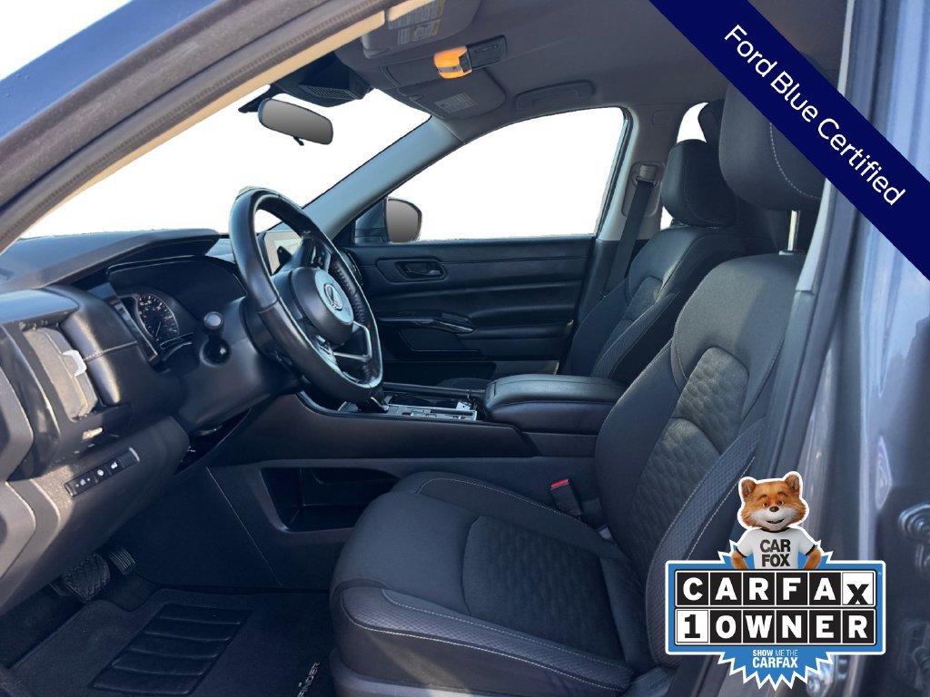 Used 2025 Nissan Pathfinder SV FWD image 13
