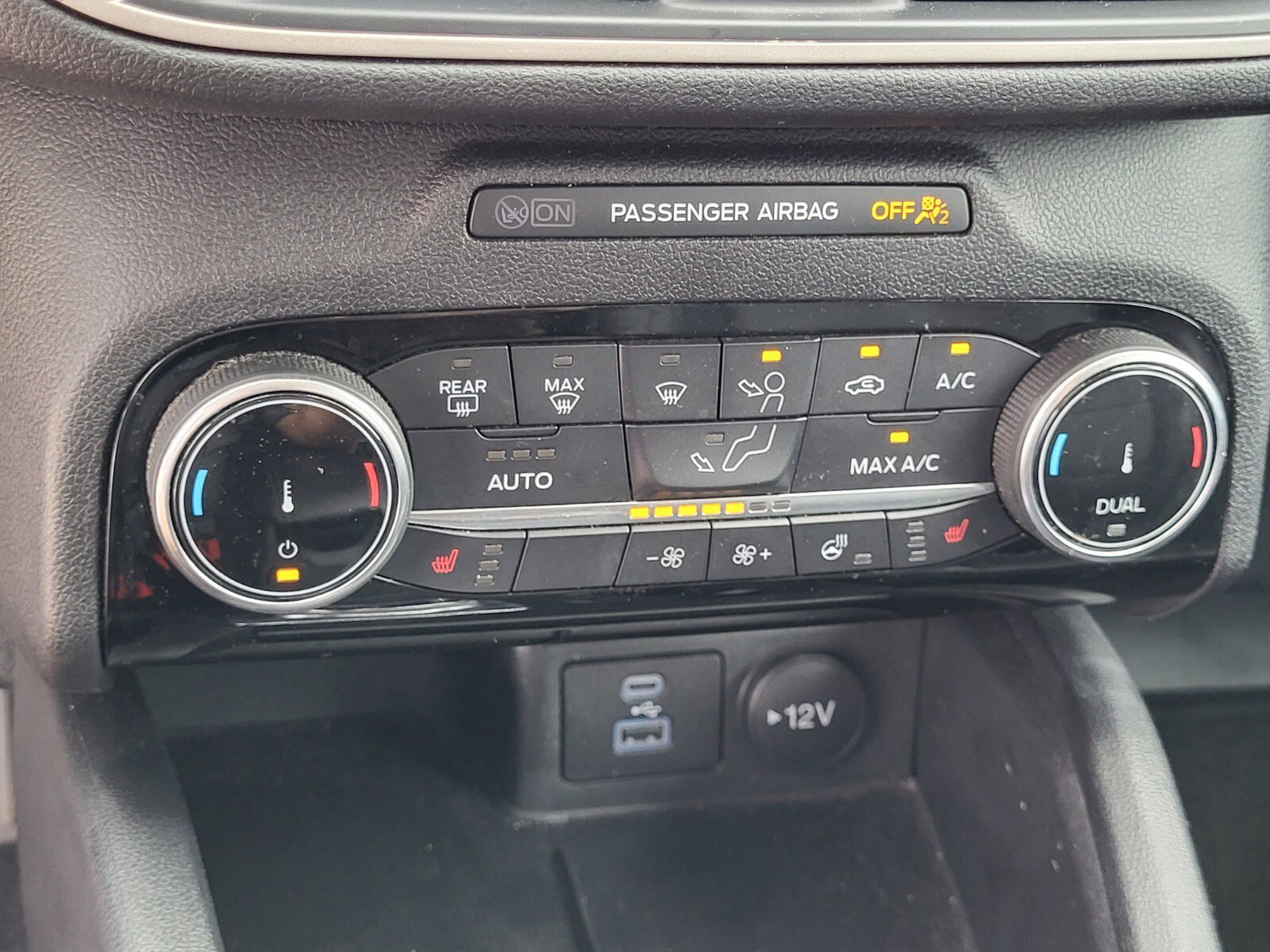 Certified 2022 Ford Escape SEL w/ Class II Trailer Tow Package image 23