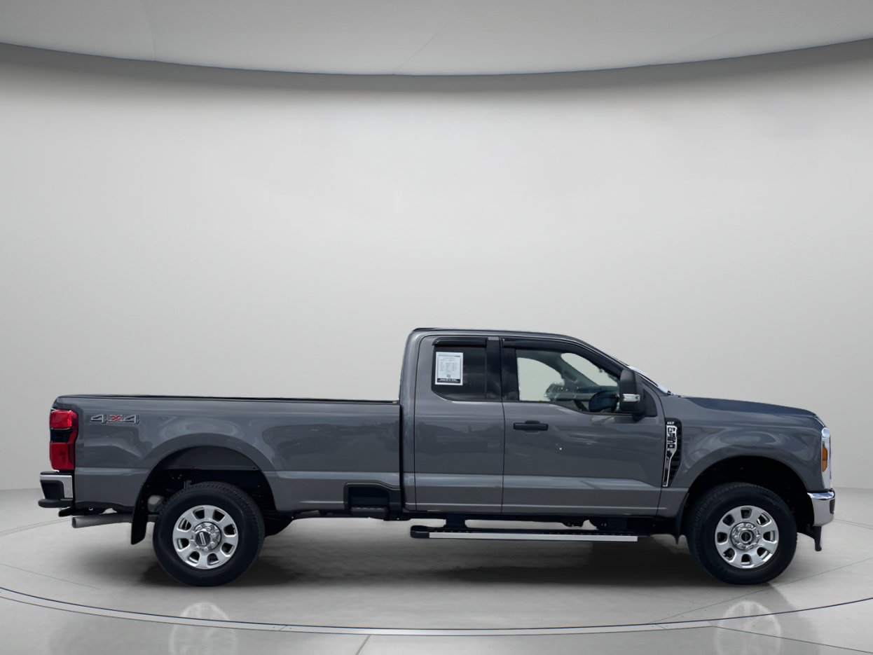 Certified 2024 Ford F350 XLT w/ 360-Degree Camera Package AWD/4WD image 2