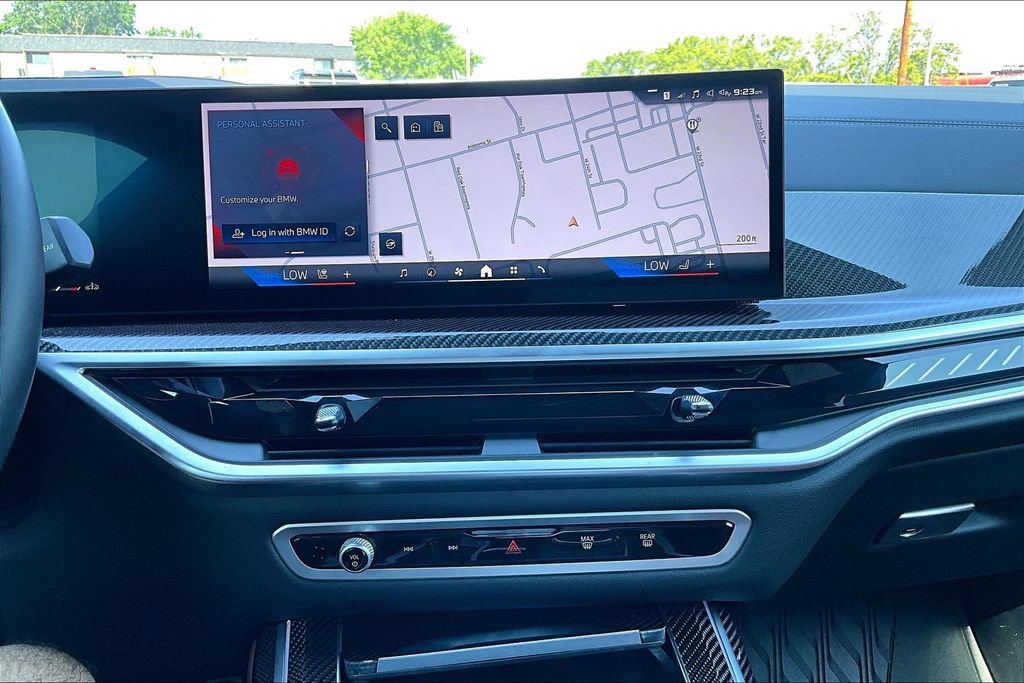Used 2025 BMW X7 M60i w/ Climate Comfort Package AWD/4WD image 32