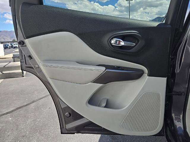 Used 2021 Jeep Cherokee Latitude Plus image 39