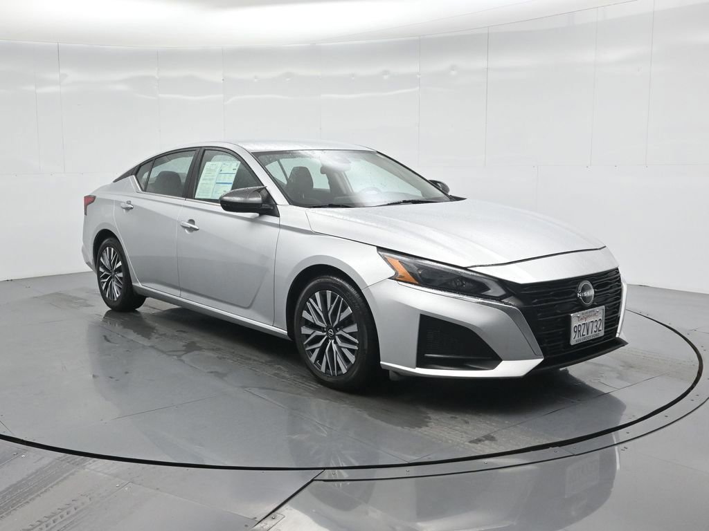 Used 2023 Nissan Altima 2.5 SV image 8