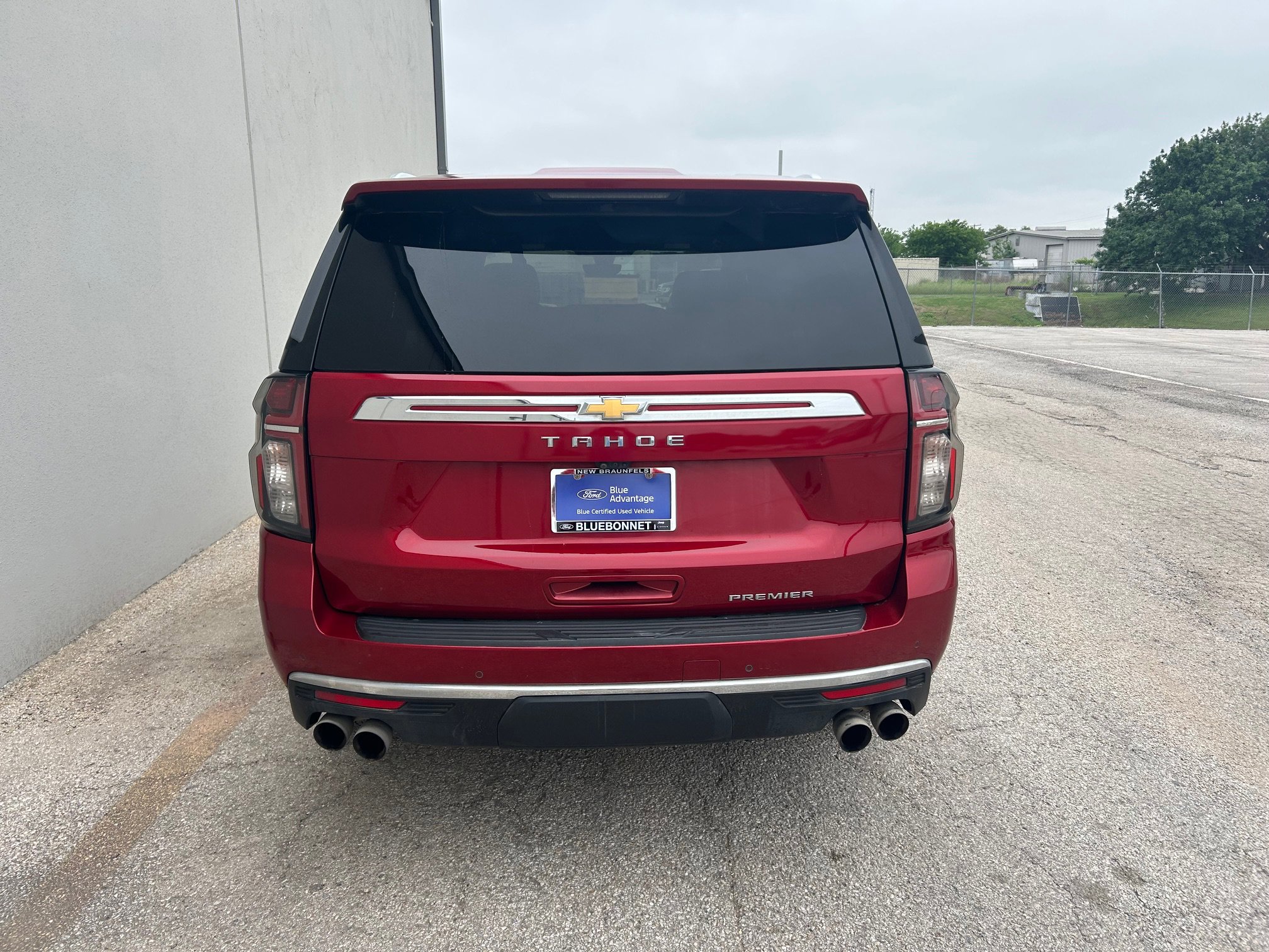 Used 2021 Chevrolet Tahoe Premier AWD/4WD image 2