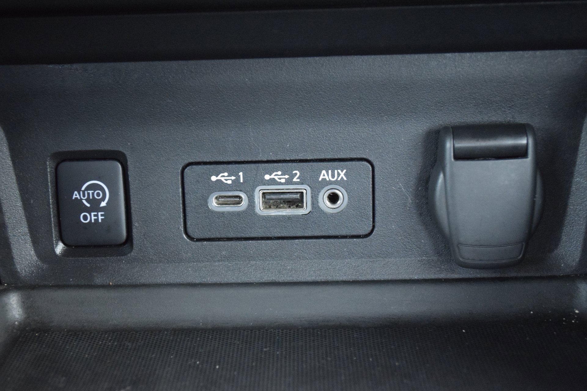 Used 2024 Nissan Sentra SV image 17