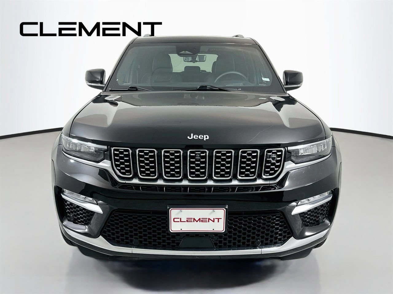 Used 2023 Jeep Grand Cherokee Summit AWD/4WD image 3