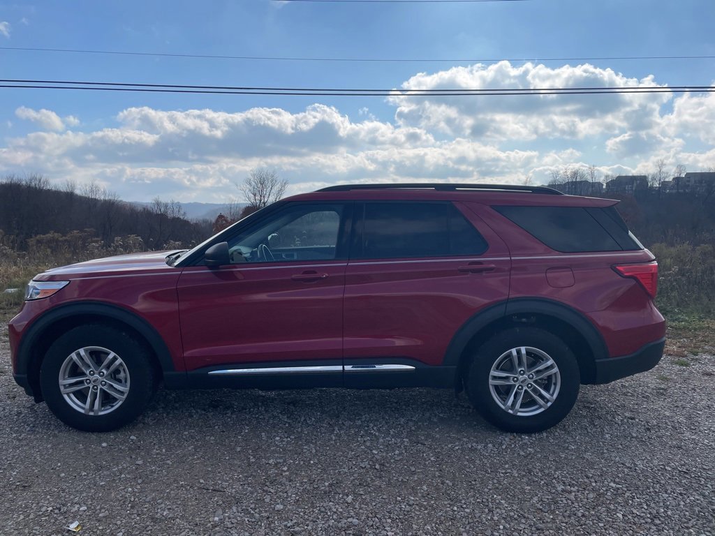 Certified 2022 Ford Explorer XLT w/ Equipment Group 202A image 2