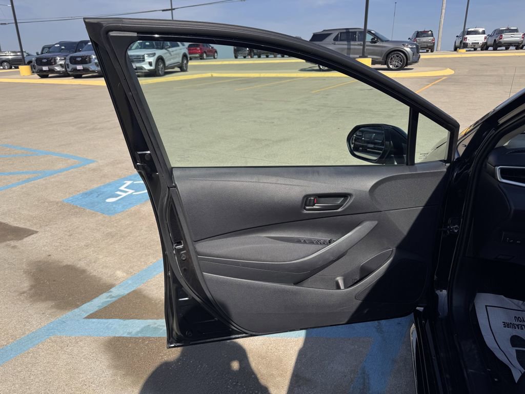 Used 2024 Toyota Corolla LE image 6