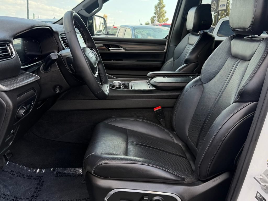 Used 2024 Jeep Wagoneer Series II w/ Flexible Seating Group RWD image 17