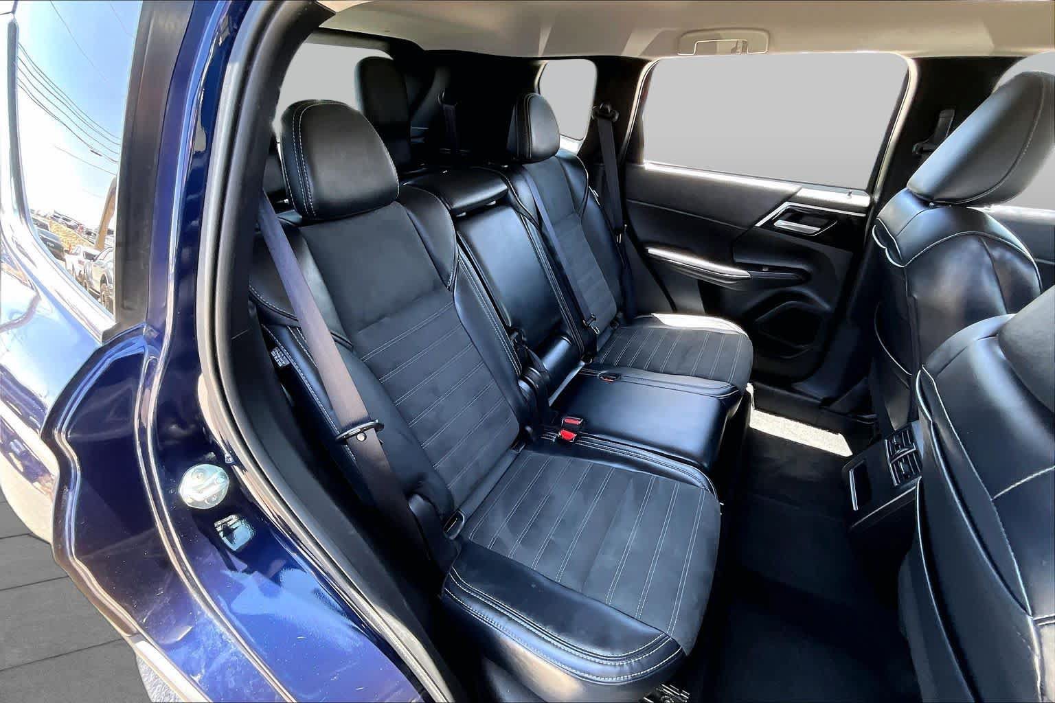 Used 2024 Mitsubishi Outlander SE AWD/4WD image 19