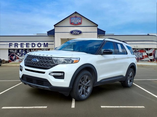 Certified 2023 Ford Explorer XLT w/ Equipment Group 202A AWD/4WD image 2