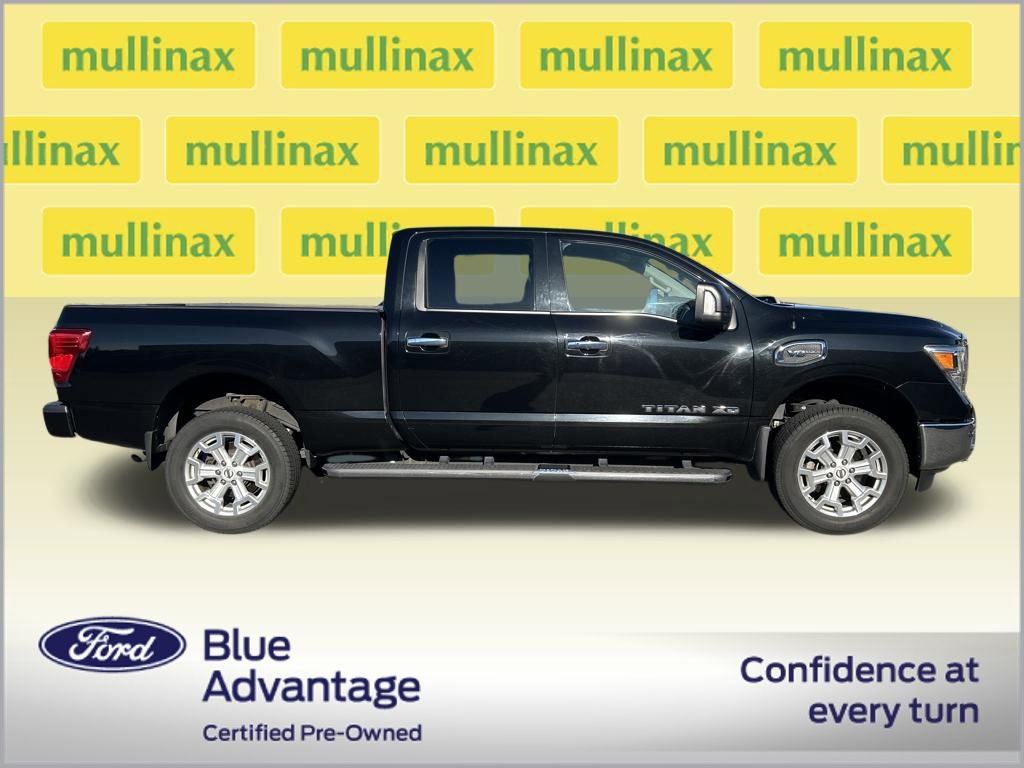 Used 2017 Nissan Titan SV image 2