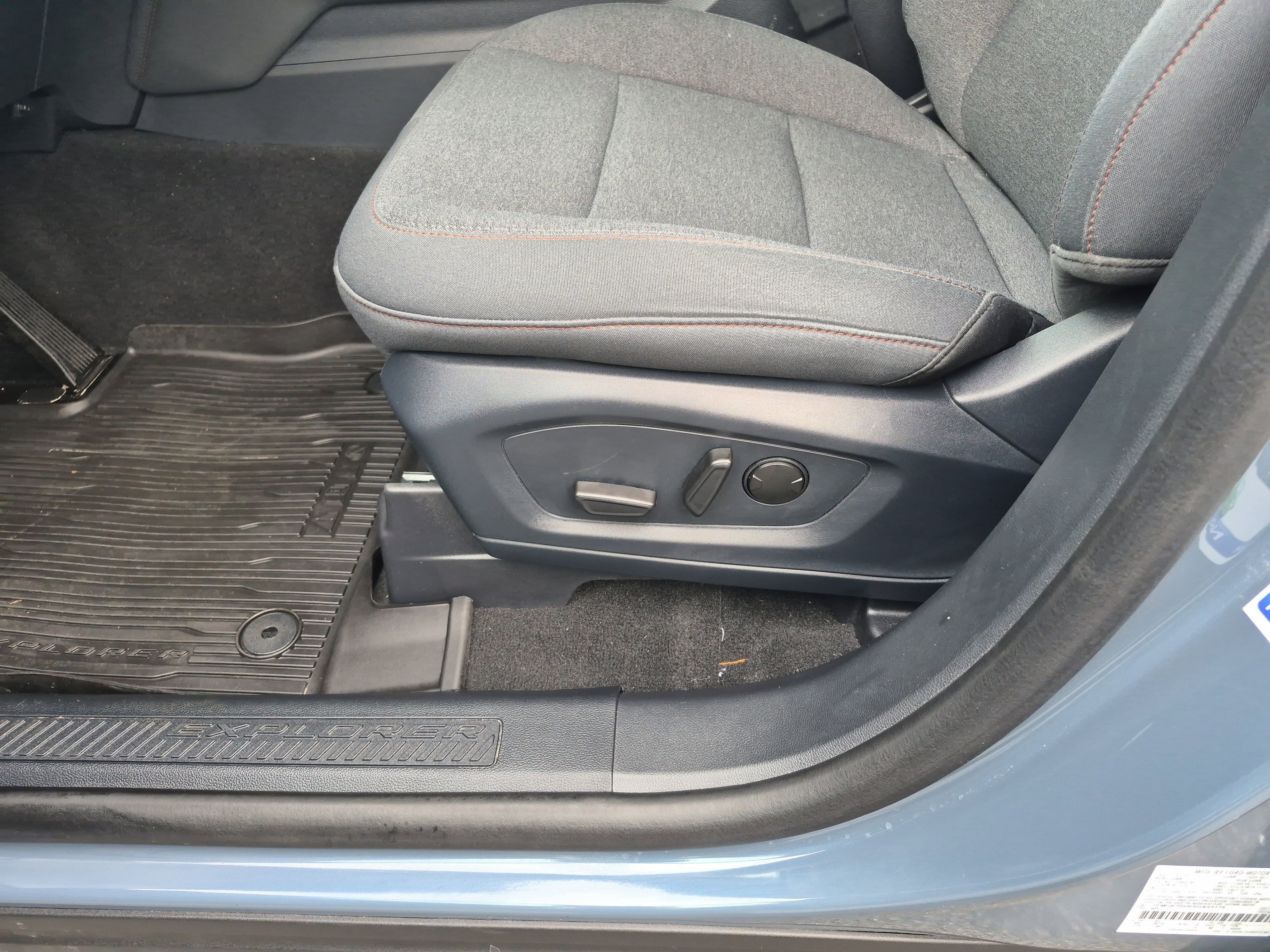 Certified 2025 Ford Explorer Active image 10