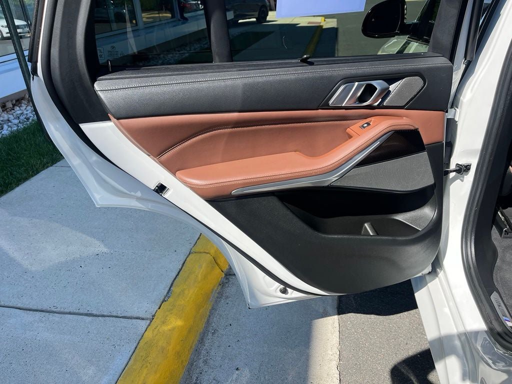 Used 2021 BMW X5 M50i w/ Executive Package AWD/4WD image 18