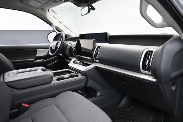 Certified 2025 Ford Expedition Active RWD image 33