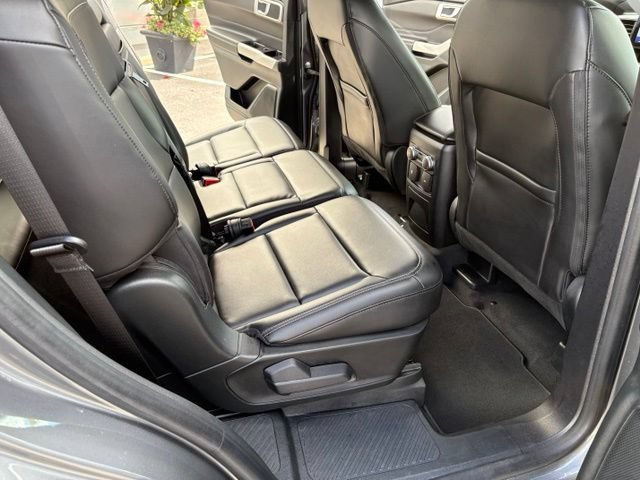 Certified 2022 Ford Explorer XLT w/ Equipment Group 202A AWD/4WD image 36