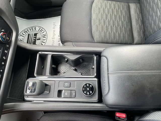 Used 2023 Nissan Pathfinder SV AWD/4WD image 15