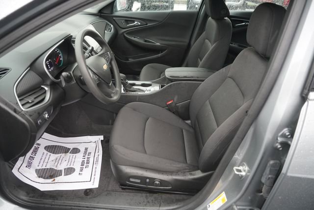 Used 2025 Chevrolet Malibu LT FWD image 9