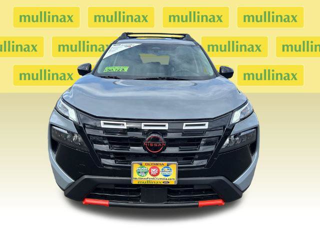 Used 2025 Nissan Rogue SV AWD/4WD image 14