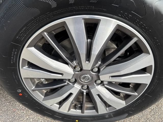 Used 2019 Nissan Pathfinder SV AWD/4WD image 13