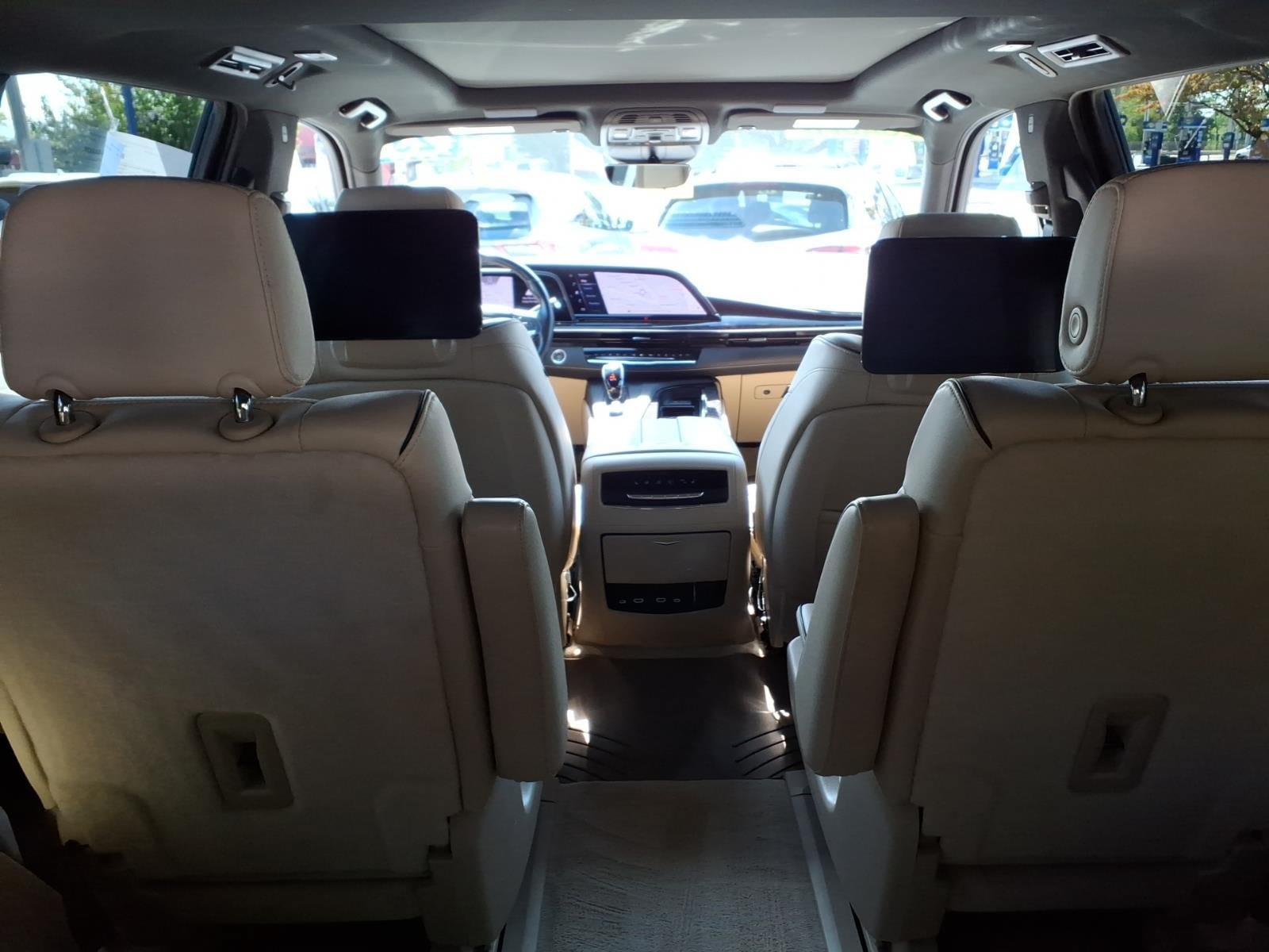 Used 2023 Cadillac Escalade Premium Luxury AWD/4WD image 30