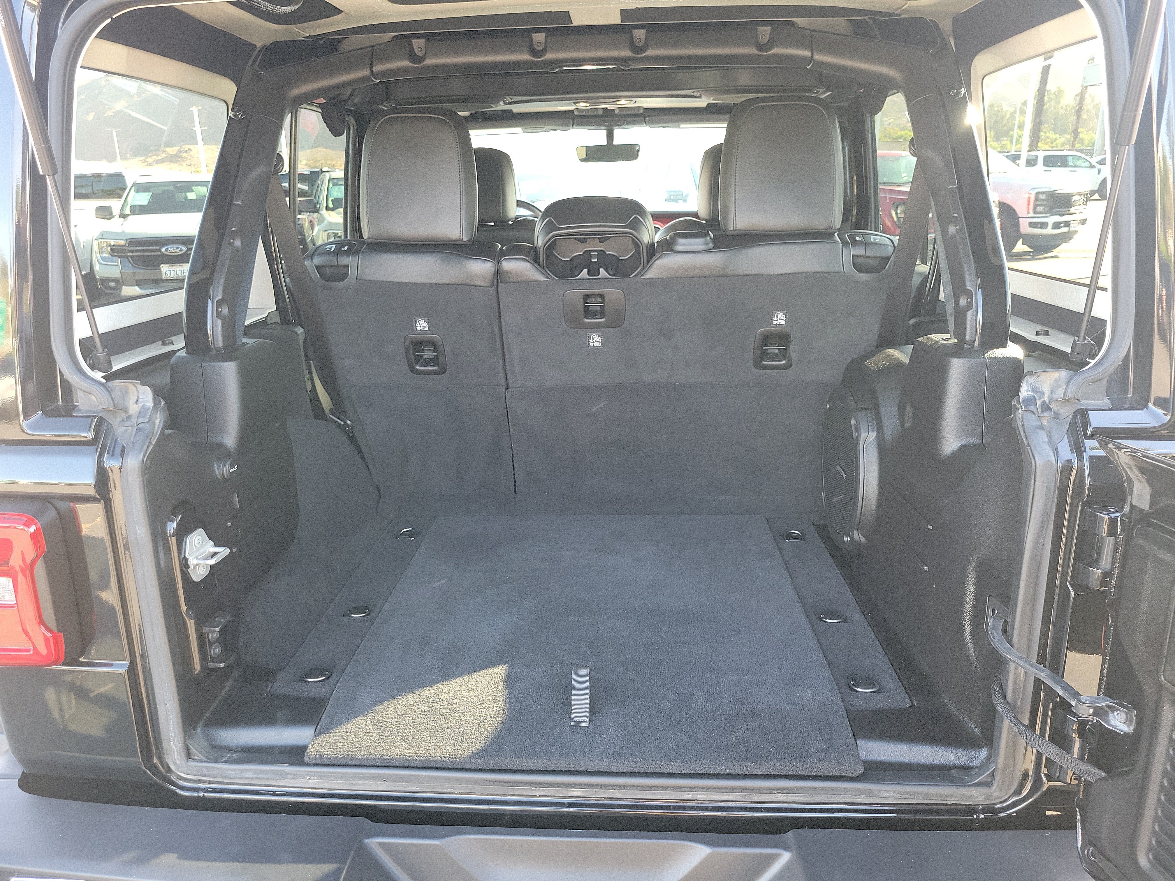 Used 2021 Jeep Wrangler Unlimited Rubicon AWD/4WD image 13