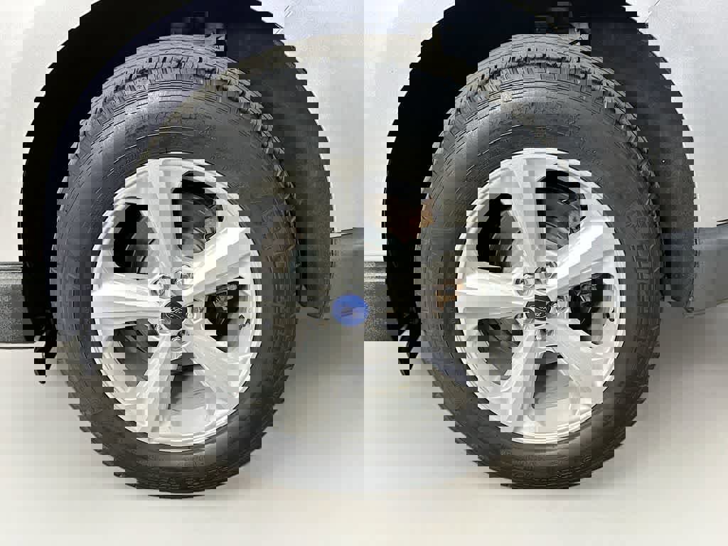 Certified 2019 Ford Edge SE image 11