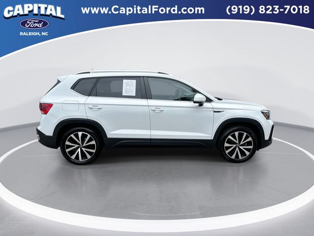 Used 2023 Volkswagen Taos SE w/ Panoramic Sunroof Package AWD/4WD image 9