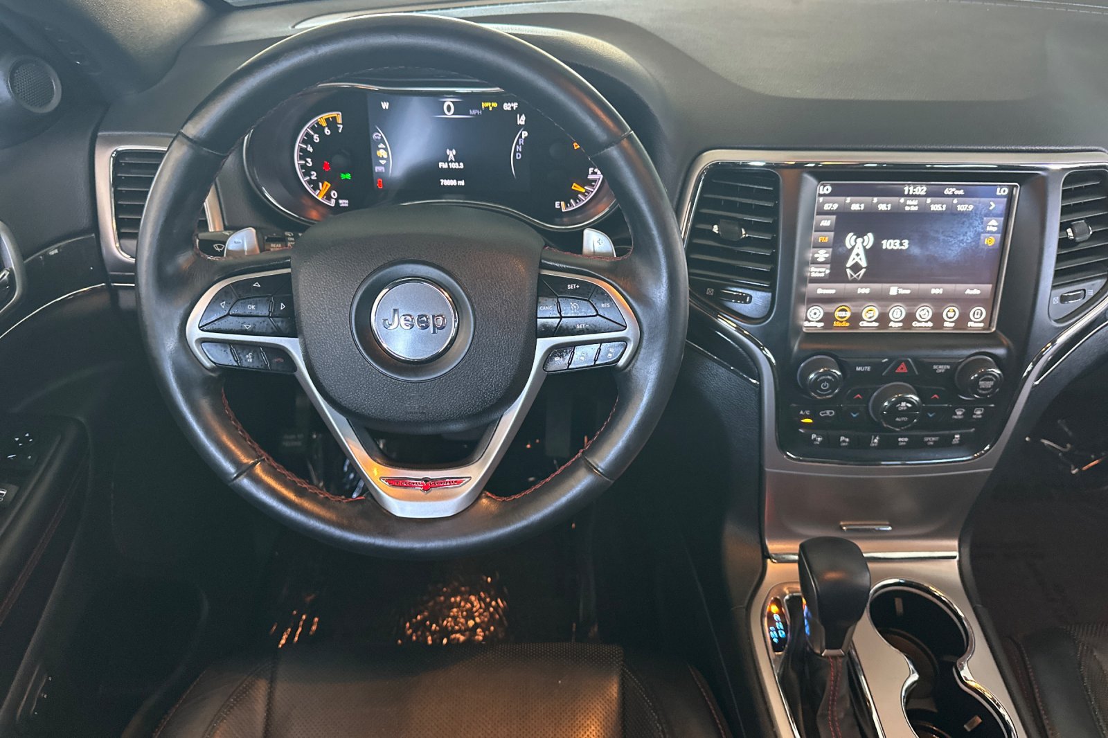 Used 2018 Jeep Grand Cherokee Trailhawk w/ Trailhawk Luxury Group AWD/4WD image 16